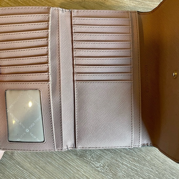 Michael Kors Pink Tri-Fold Large Pebbled Leather Wallet - Picture 7 of 7